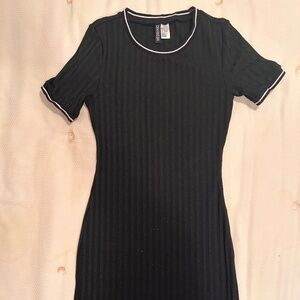 H&M Black Short-sleeve Mini Dress